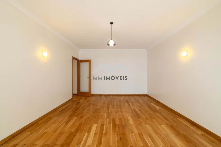 Apartamento T1 para Arrendamento em Lordelo do Ouro e Massarelos Foto 5