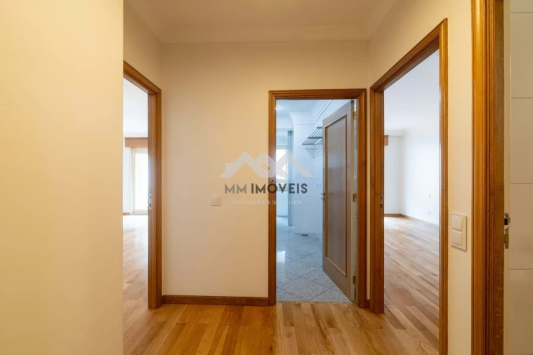 Apartamento T1 para Arrendamento em Lordelo do Ouro e Massarelos Foto 20