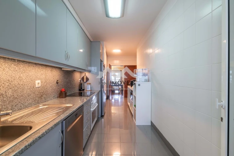 Apartamento T2 para Arrendamento em Cedofeita, Santo Ildefonso, Sé, Miragaia, São Nicolau e Vitória Foto 26