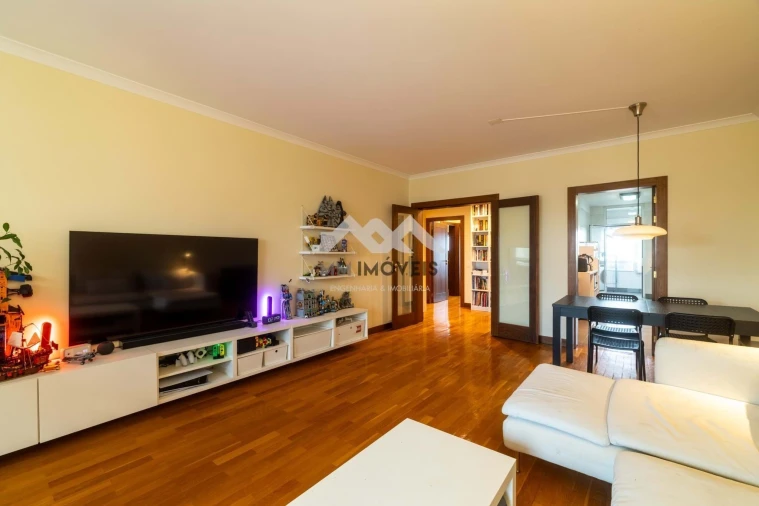 Apartamento T2 para Arrendamento em Cedofeita, Santo Ildefonso, Sé, Miragaia, São Nicolau e Vitória Foto 9