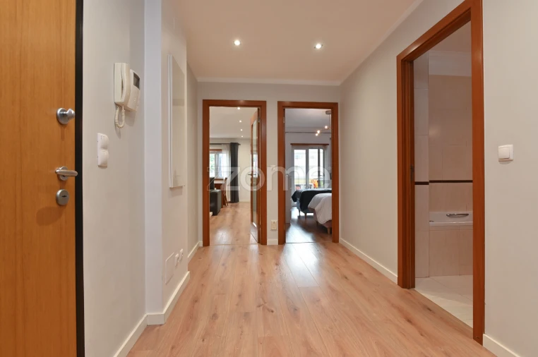 Apartamento T2 para Arrendamento em São Domingos de Rana Foto 2