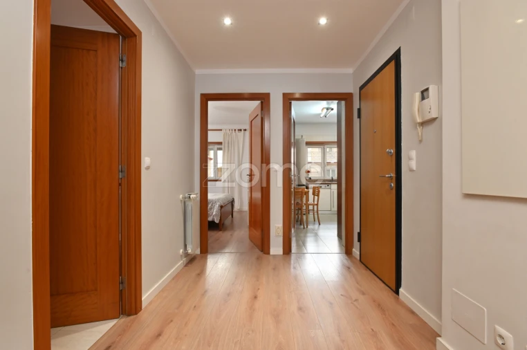 Apartamento T2 para Arrendamento em São Domingos de Rana Foto 3