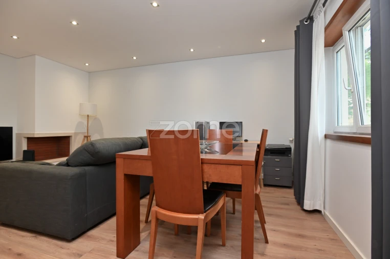 Apartamento T2 para Arrendamento em São Domingos de Rana Foto 6