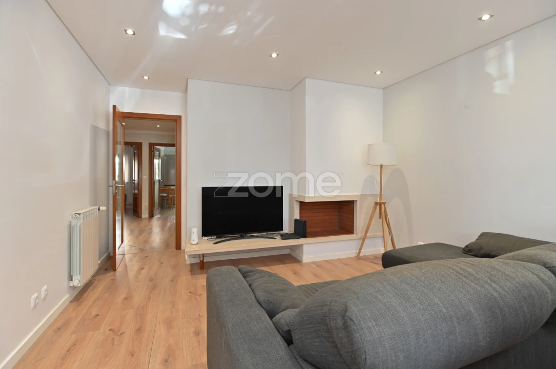 Apartamento T2 para Arrendamento em São Domingos de Rana Foto 7