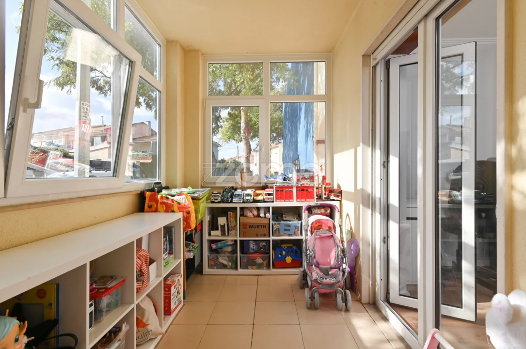 Apartamento T2 para Arrendamento em São Domingos de Rana Foto 11