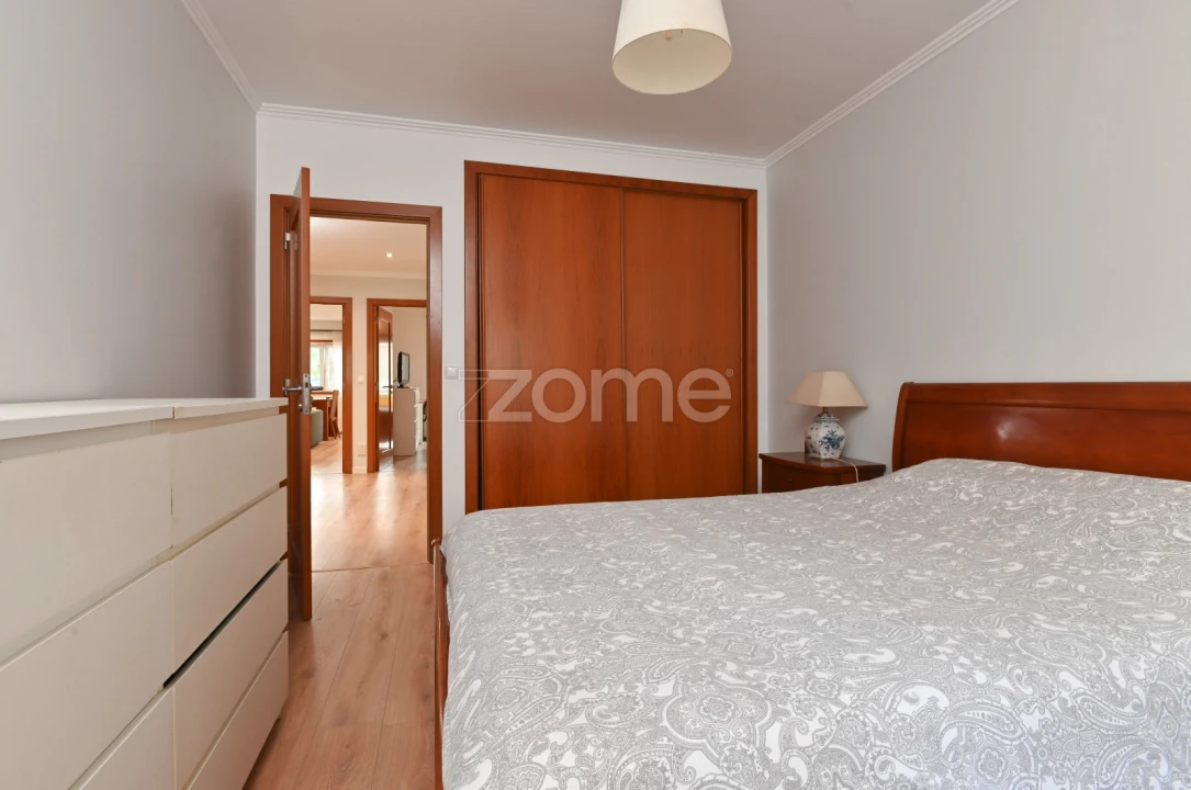 Apartamento T2 para Arrendamento em São Domingos de Rana Foto 13