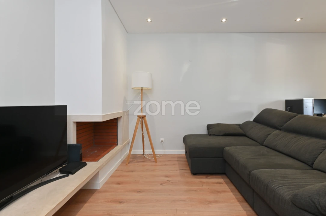 Apartamento T2 para Arrendamento em São Domingos de Rana Foto 5