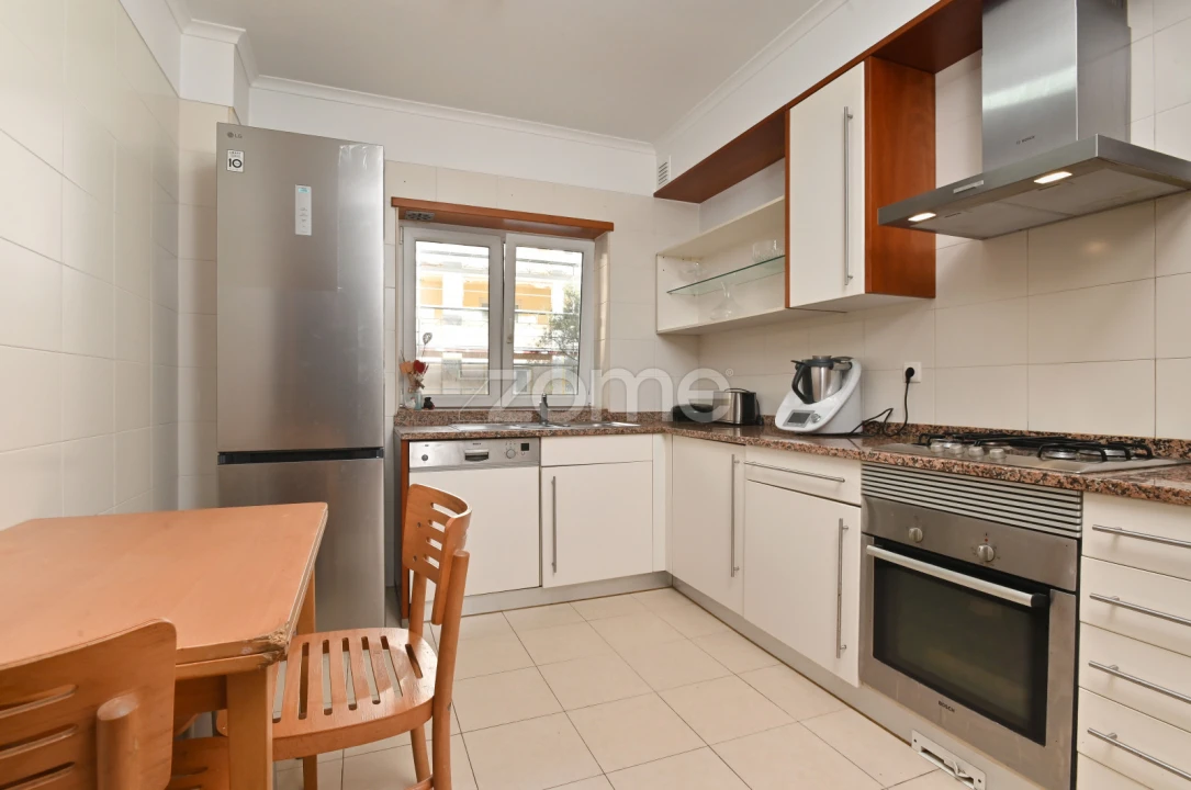 Apartamento T2 para Arrendamento em São Domingos de Rana Foto 1