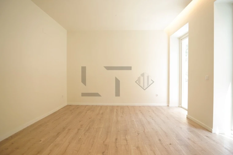 Apartamento T2 para Venda em São Domingos de Benfica Foto 7