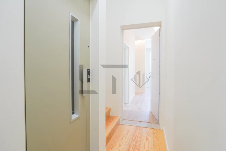 Apartamento T2 para Venda em São Domingos de Benfica Foto 5