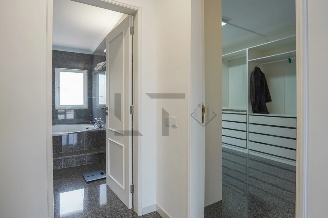 Moradia T5 para Venda em Ferragudo Foto 35