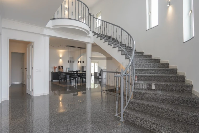 Moradia T5 para Venda em Ferragudo Foto 10