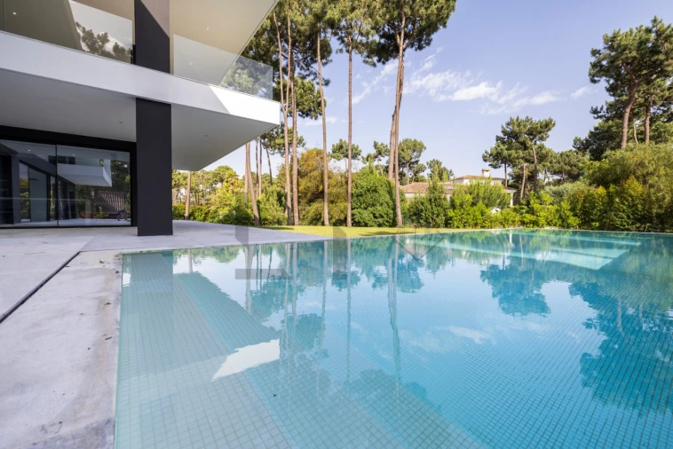 Moradia T6 para Venda em Charneca de Caparica e Sobreda Foto 7