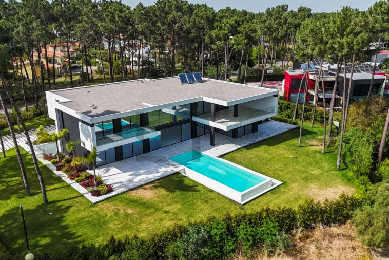 Moradia T6 para Venda em Charneca de Caparica e Sobreda Foto 8