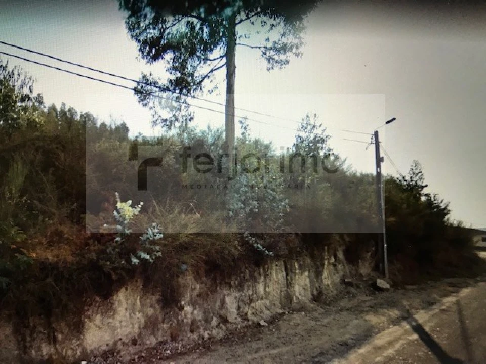 Terreno para Venda em Vilarinho Foto 2