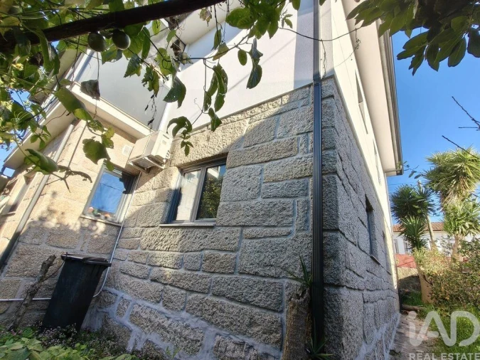 Moradia T3 para Venda em Milheiros Foto 4