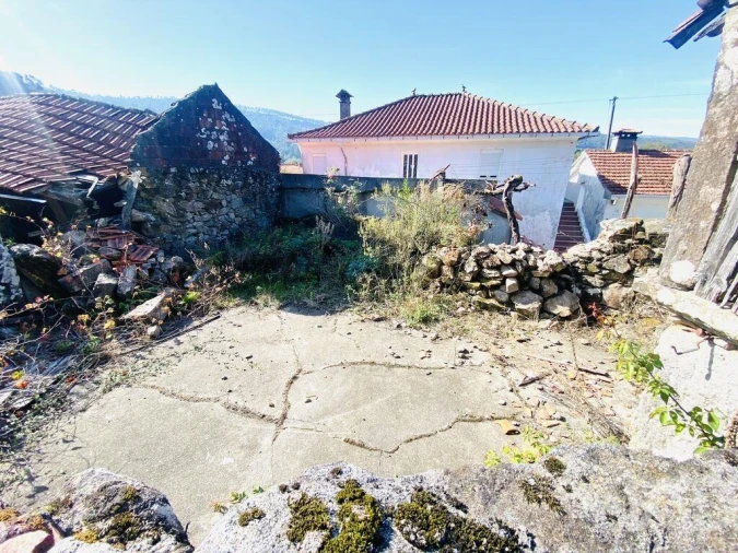 Moradia T1 para Venda em Romarigães Foto 12