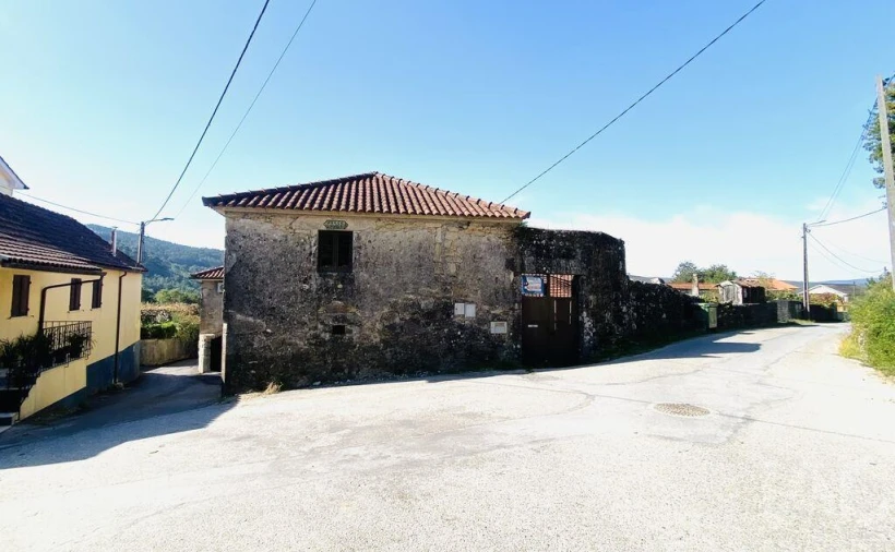 Moradia T1 para Venda em Romarigães Foto 2