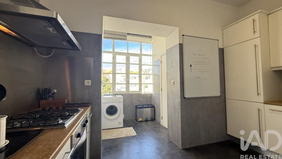 Apartamento T2 para Arrendamento em Campo de Ourique Foto 14