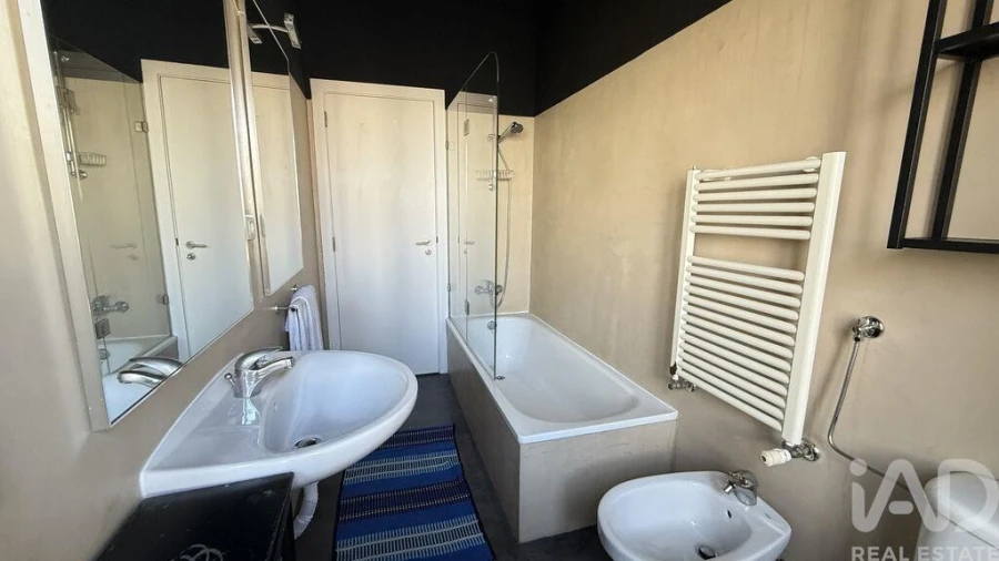 Apartamento T2 para Arrendamento em Campo de Ourique Foto 26