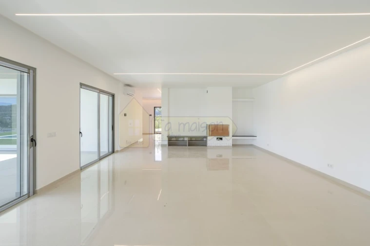 Moradia T3 para Venda em Conceição e Estoi Foto 11