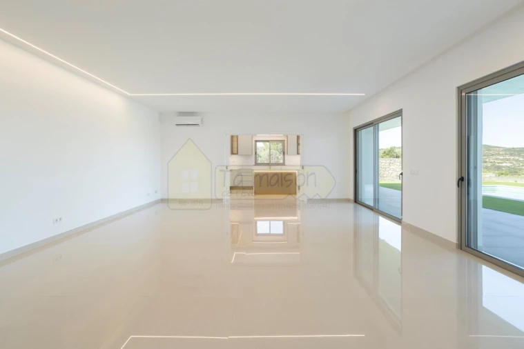 Moradia T3 para Venda em Conceição e Estoi Foto 28