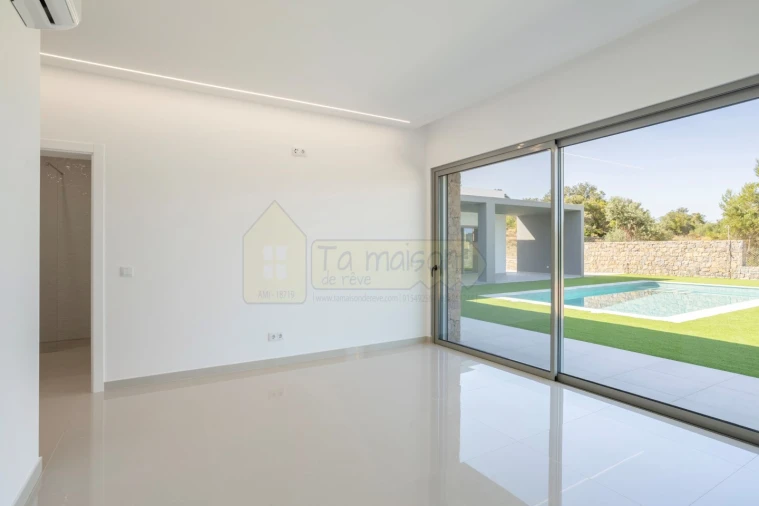 Moradia T3 para Venda em Conceição e Estoi Foto 47