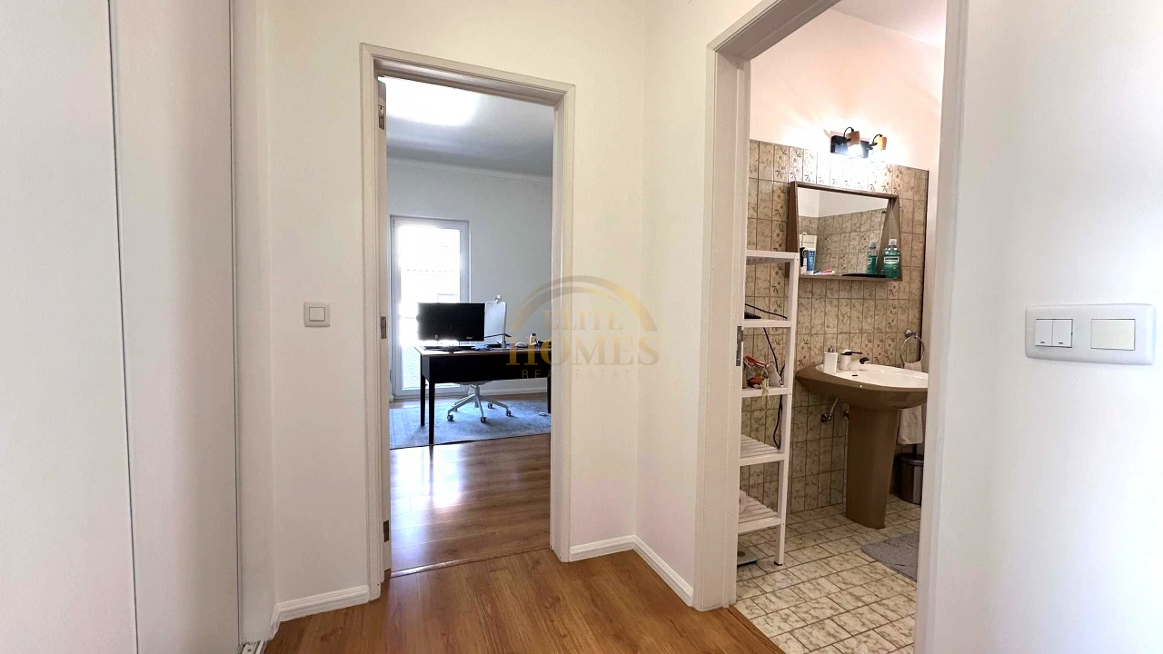 Moradia T4 para Venda em Porto Salvo Foto 25