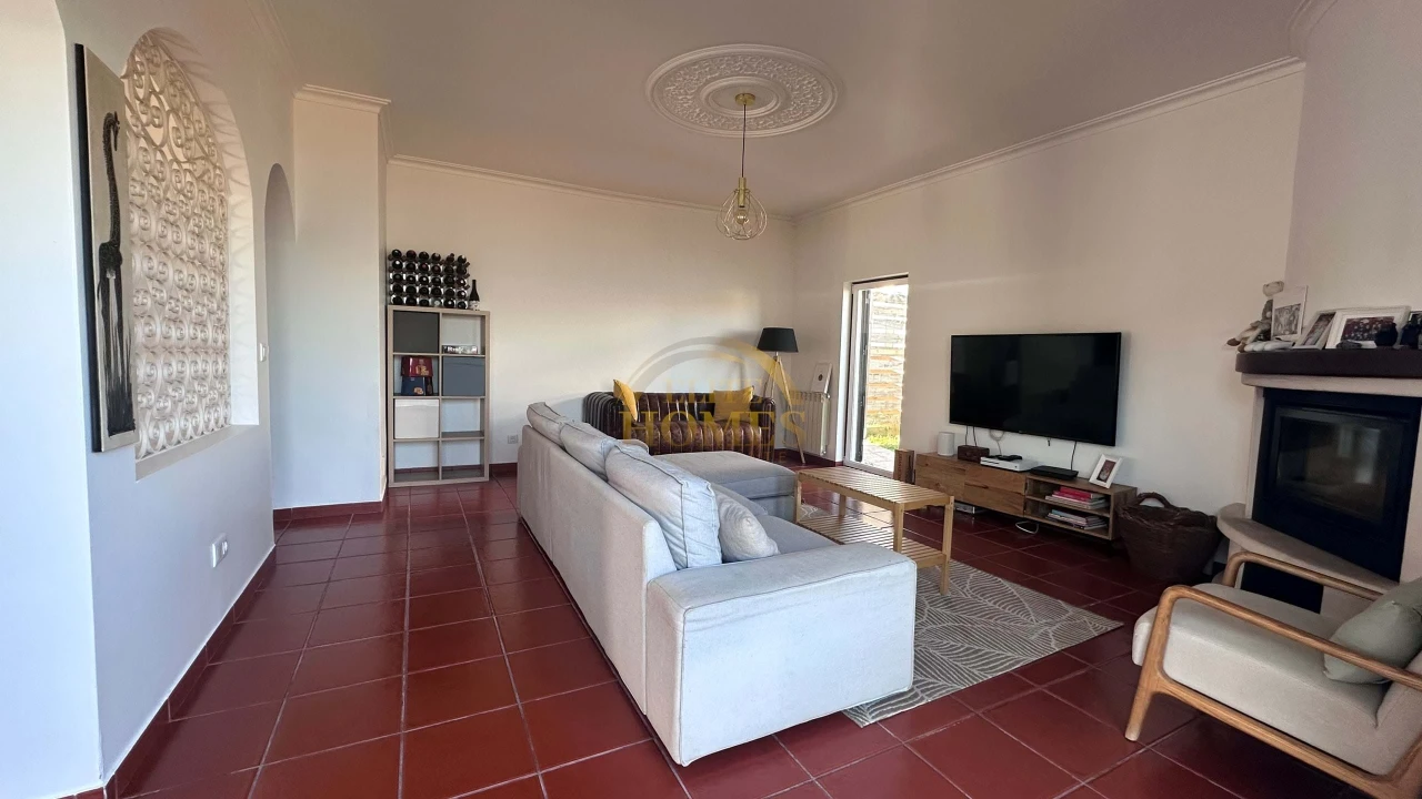 Moradia T4 para Venda em Porto Salvo Foto 4