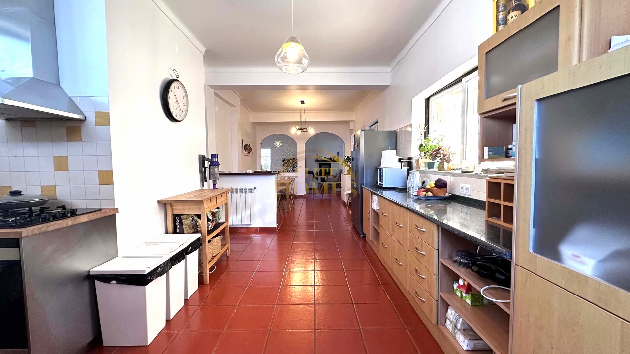 Moradia T4 para Venda em Porto Salvo Foto 9