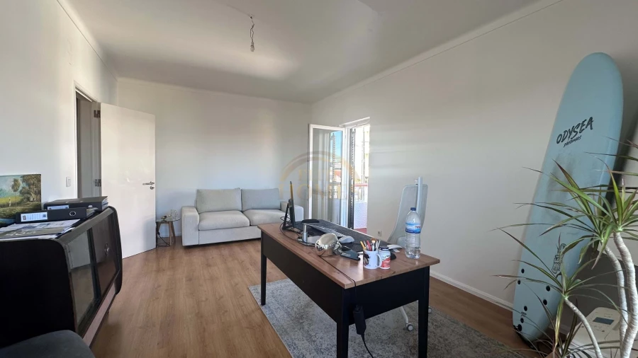 Moradia T4 para Venda em Porto Salvo Foto 29