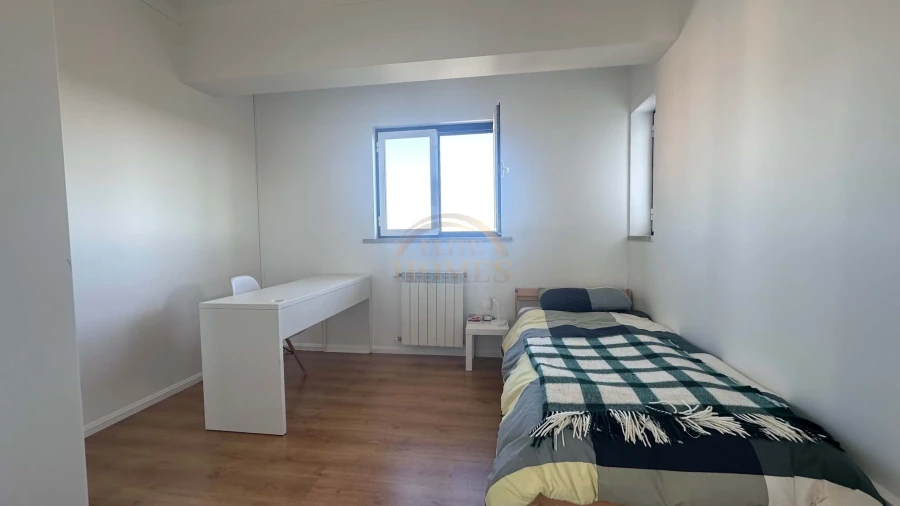 Moradia T4 para Venda em Porto Salvo Foto 24