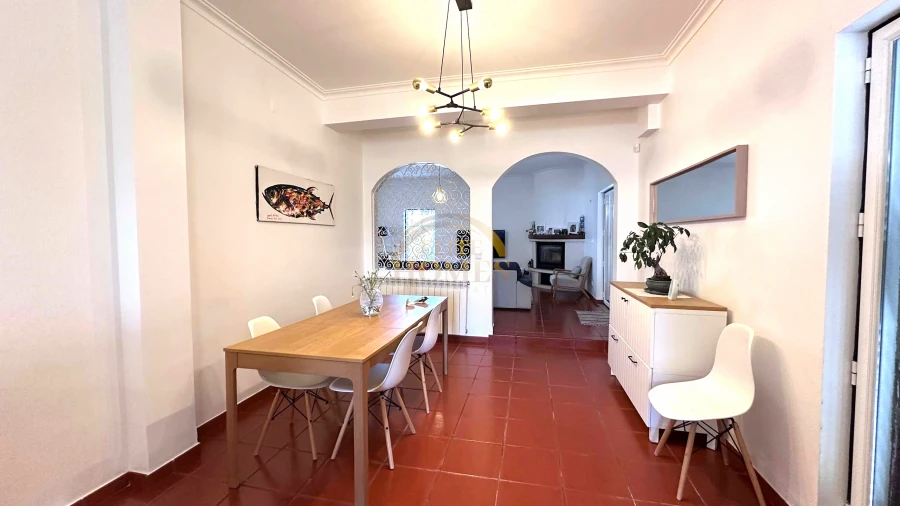 Moradia T4 para Venda em Porto Salvo Foto 4