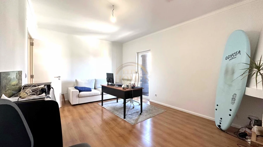 Moradia T4 para Venda em Porto Salvo Foto 17