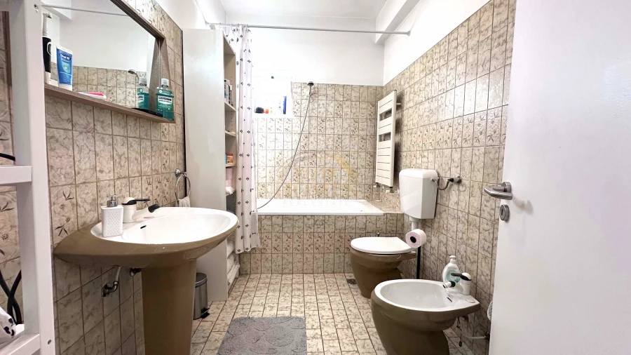 Moradia T4 para Venda em Porto Salvo Foto 20