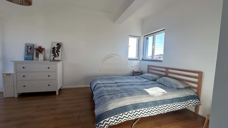 Moradia T4 para Venda em Porto Salvo Foto 19