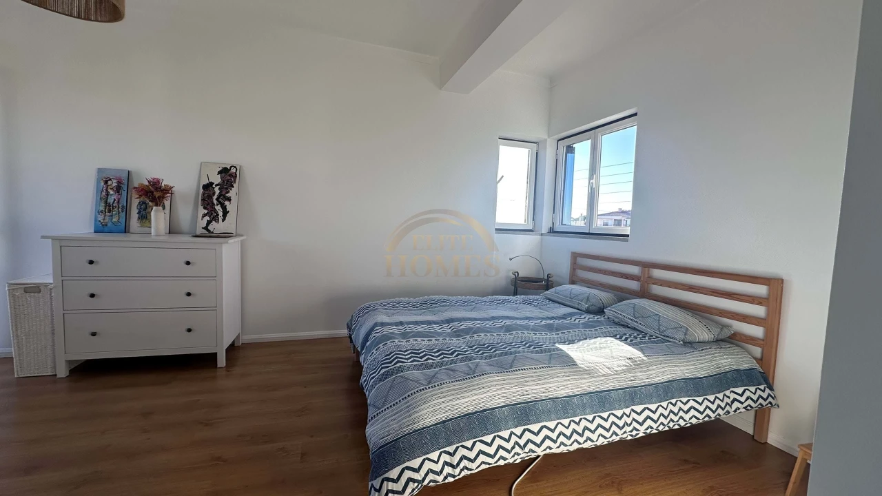 Moradia T4 para Venda em Porto Salvo Foto 19