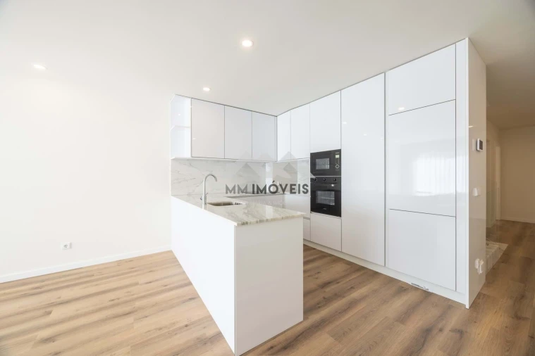 Moradia T4 para Venda em Matosinhos e Leça da Palmeira Foto 35