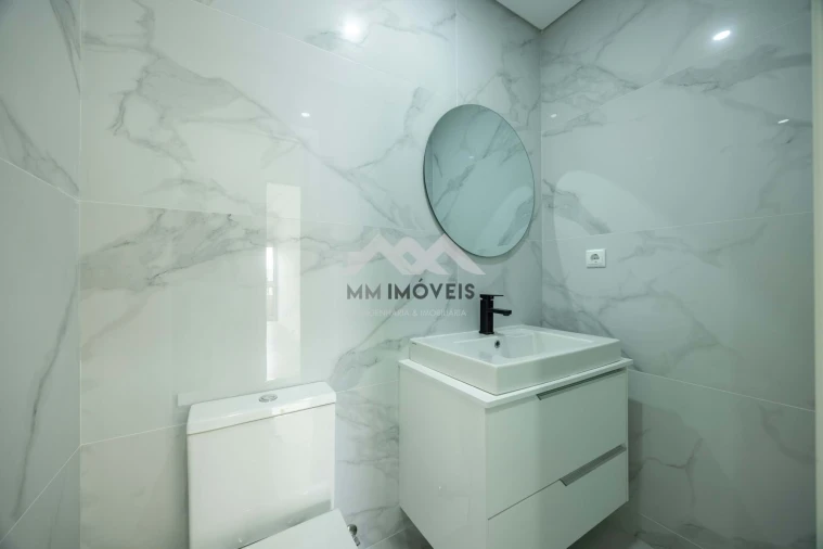 Apartamento T4 para Venda em Santa Marinha Foto 4