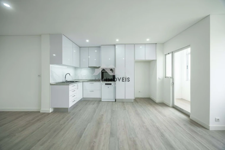 Apartamento T4 para Venda em Santa Marinha Foto 14