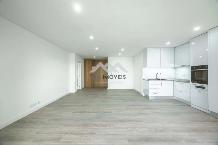 Apartamento T4 para Venda em Santa Marinha Foto 7