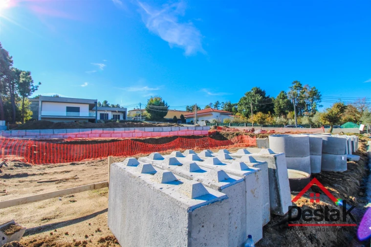 Moradia T4 para Venda em São João de Lourosa Foto 16