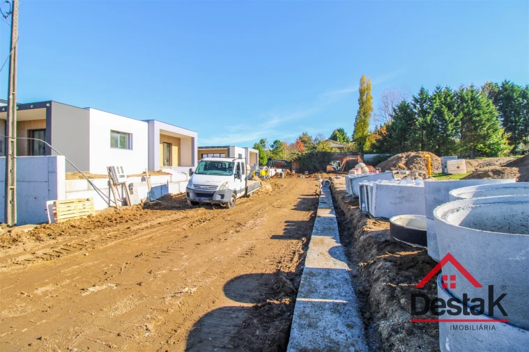 Moradia T4 para Venda em São João de Lourosa Foto 17