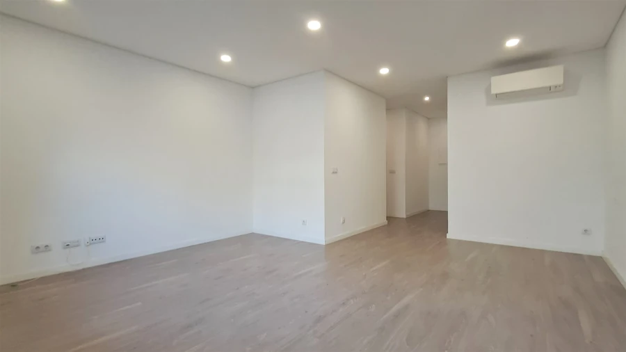 Apartamento T2 para Arrendamento em Ranhados Foto 8