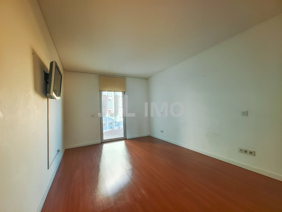 Apartamento T1 para Arrendamento em Algés, Linda-A-Velha e Cruz Quebrada-Dafundo Foto 11