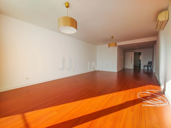 Apartamento T1 para Arrendamento em Algés, Linda-A-Velha e Cruz Quebrada-Dafundo Foto 3