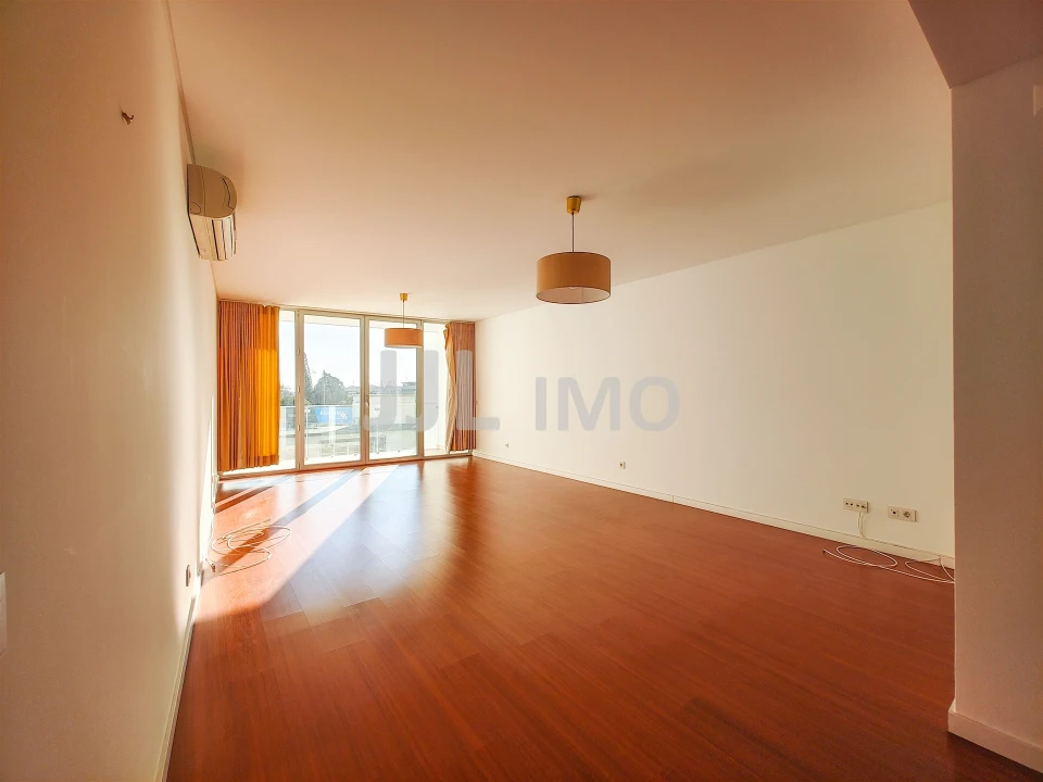 Apartamento T1 para Arrendamento em Algés, Linda-A-Velha e Cruz Quebrada-Dafundo Foto 1