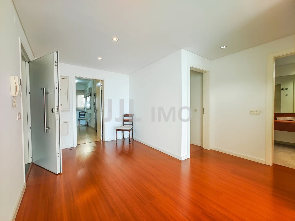 Apartamento T1 para Arrendamento em Algés, Linda-A-Velha e Cruz Quebrada-Dafundo Foto 4