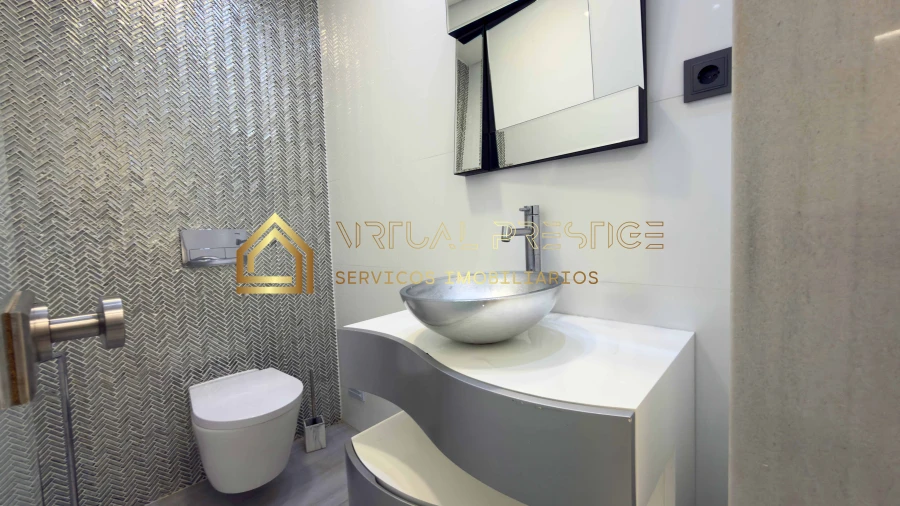 Moradia T4 para Venda em Amora Foto 3