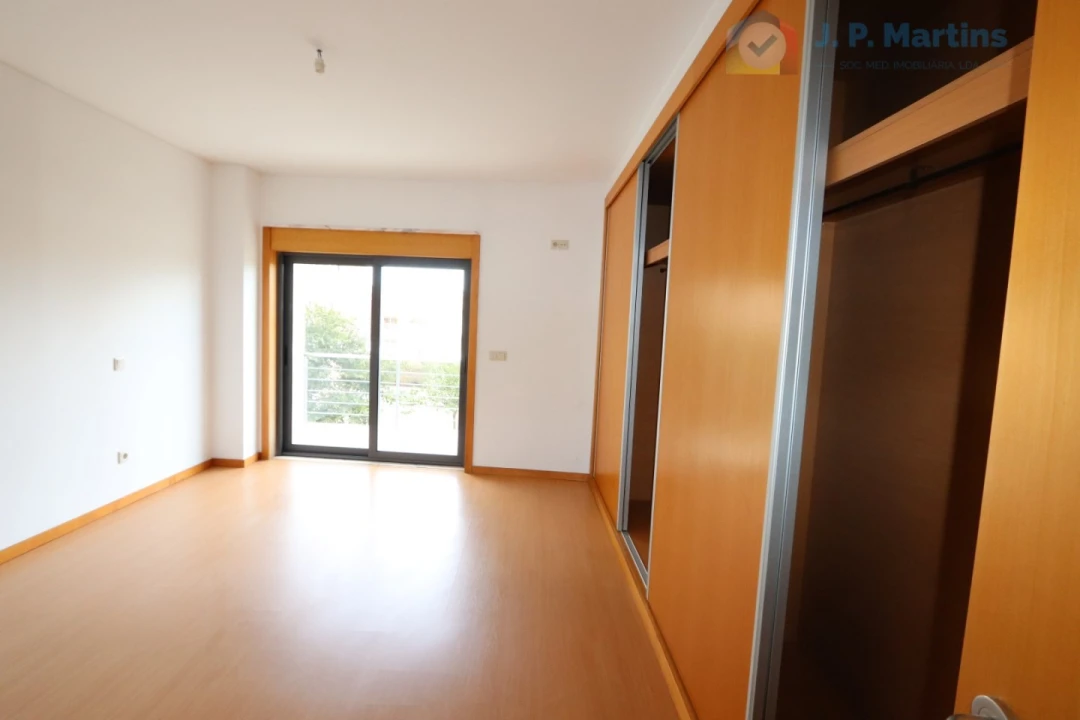 Apartamento T4 para Venda em Pinhal Novo Foto 4